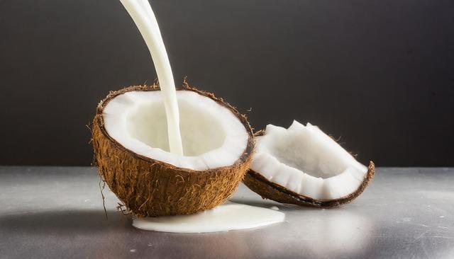 exploring the ‌luxurious Ingredients of Herbivore Coconut Milk Bath⁢ Soak